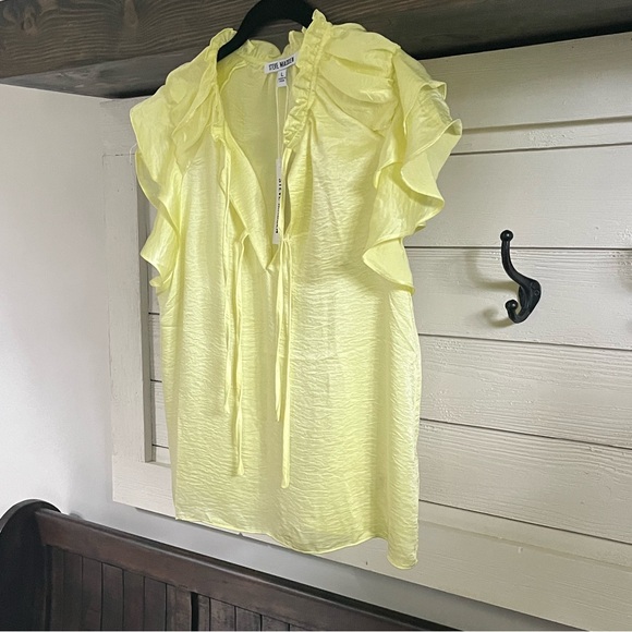 NWT STEVE MADDEN Flutter Sleeve Top Sz: L - Picture 3 of 8